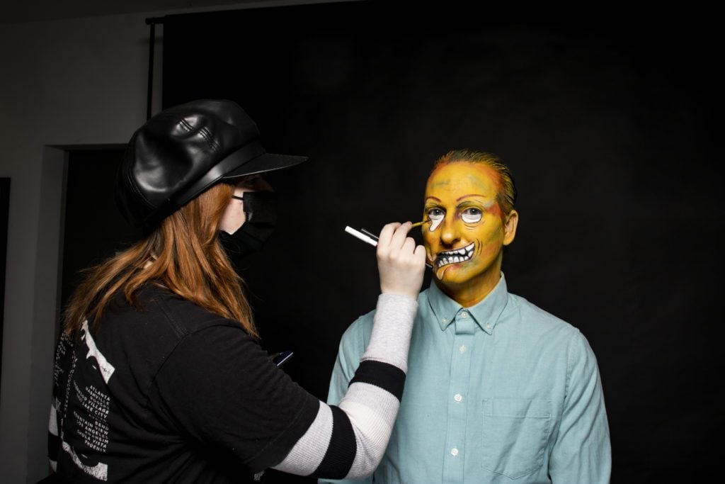 Reasons You Should Enroll Yourself in an In-Person Makeup Course | CMU College