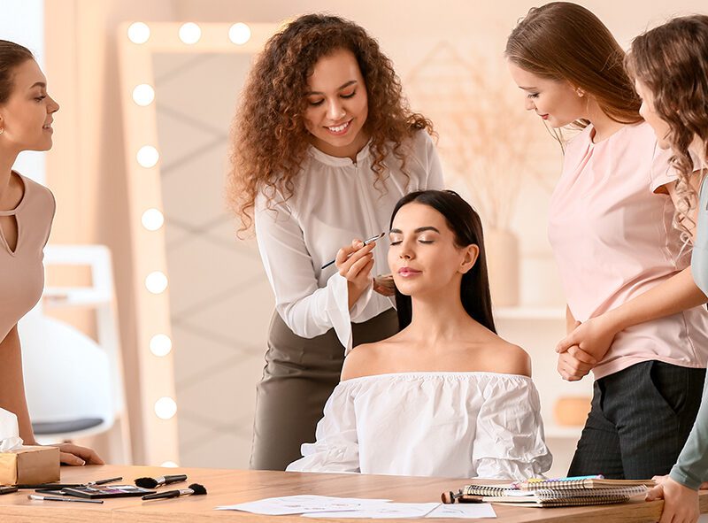 How to choose the right makeup course for your career