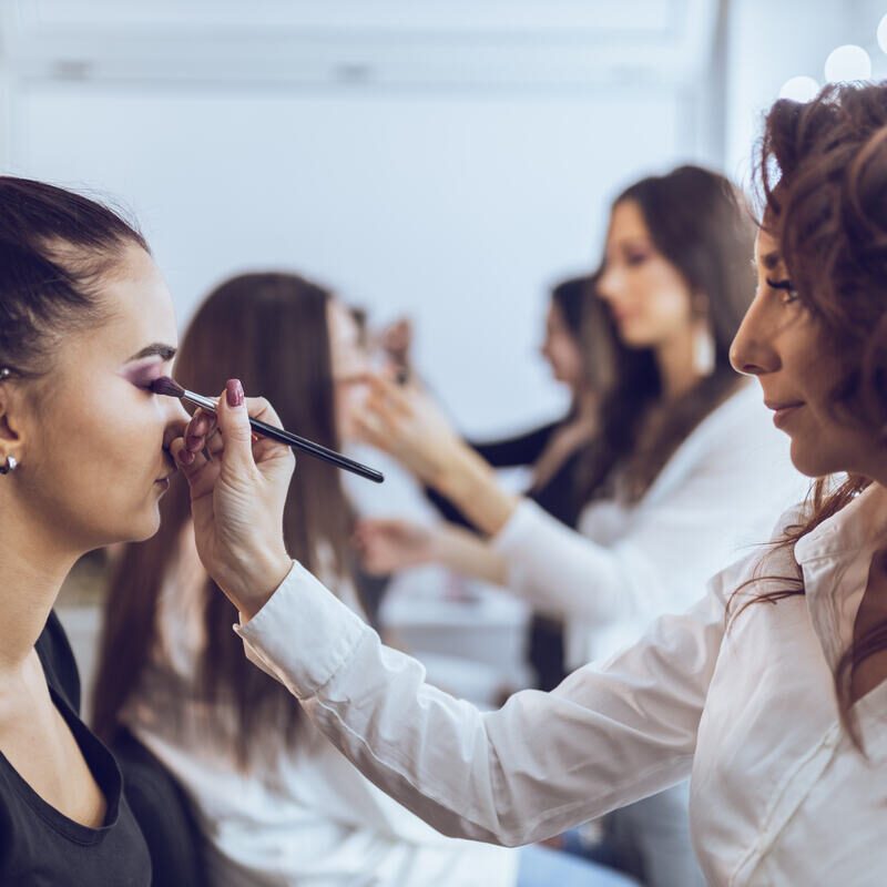 How to Build a Professional Makeup Portfolio While Still in School